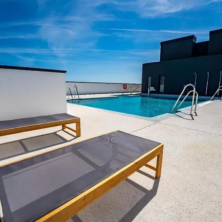 Skyline 4 Pool & Parking Free 펜션 *