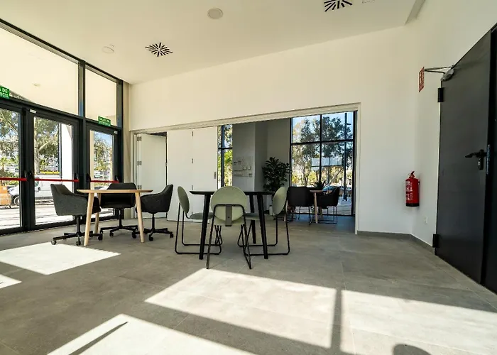 Skyline 4 Pool & Parking Free Hébergement de vacances