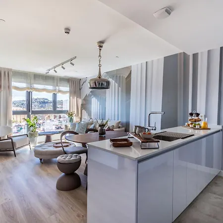 Σπίτι διακοπών Skyline 4 Pool & Parking Free