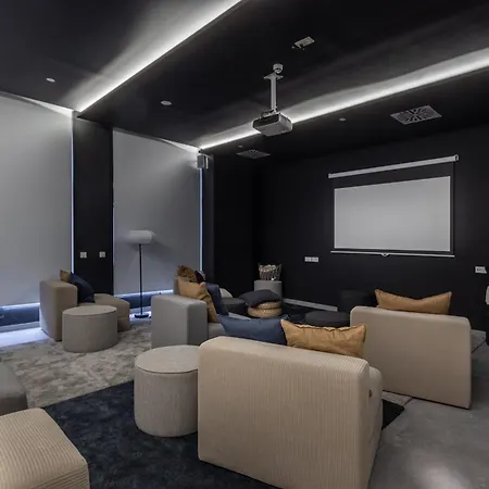 Σπίτι διακοπών Skyline 4 Pool & Parking Free *
